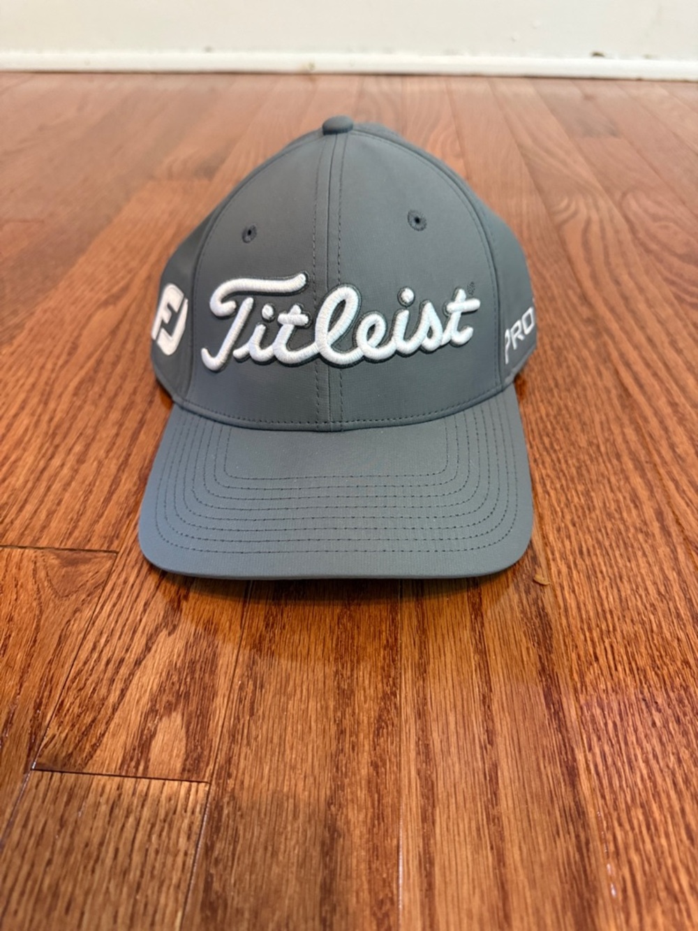 Titleist Gray Cap with White Script - Picture 2 of 10